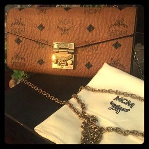 ❌SOLD❌🆕 MCM Patricia Visetos Wallet on Chain